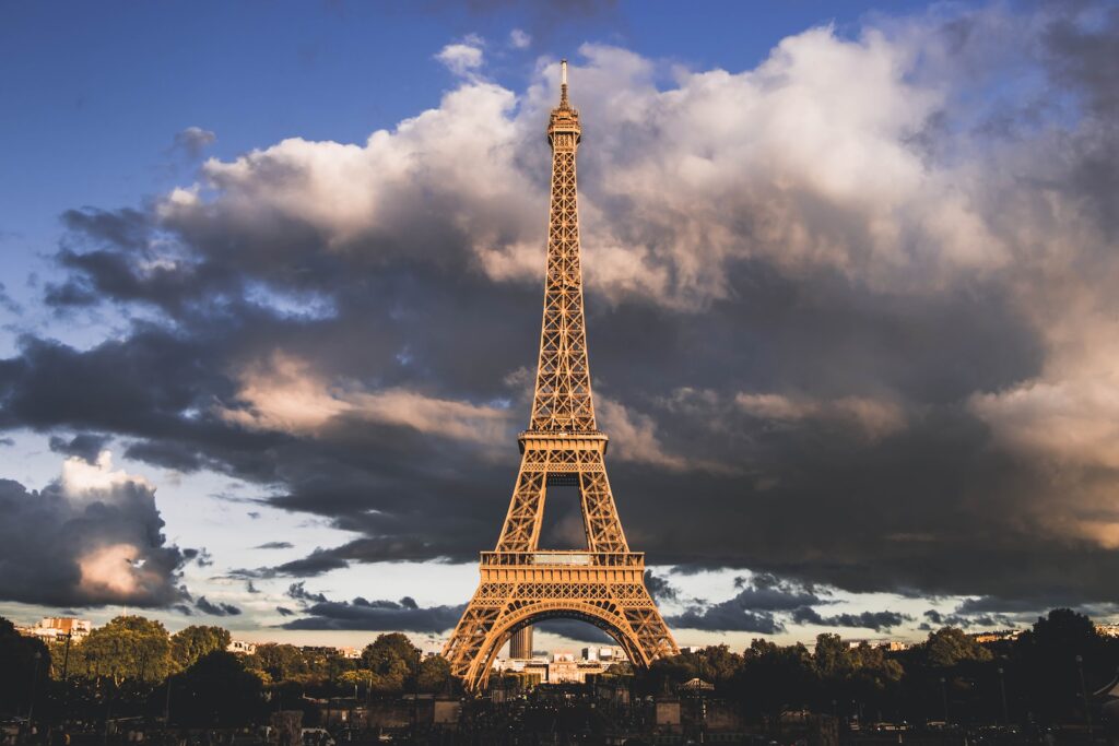 Torre Eiffel y su impacto en las características del paisaje urbano de París